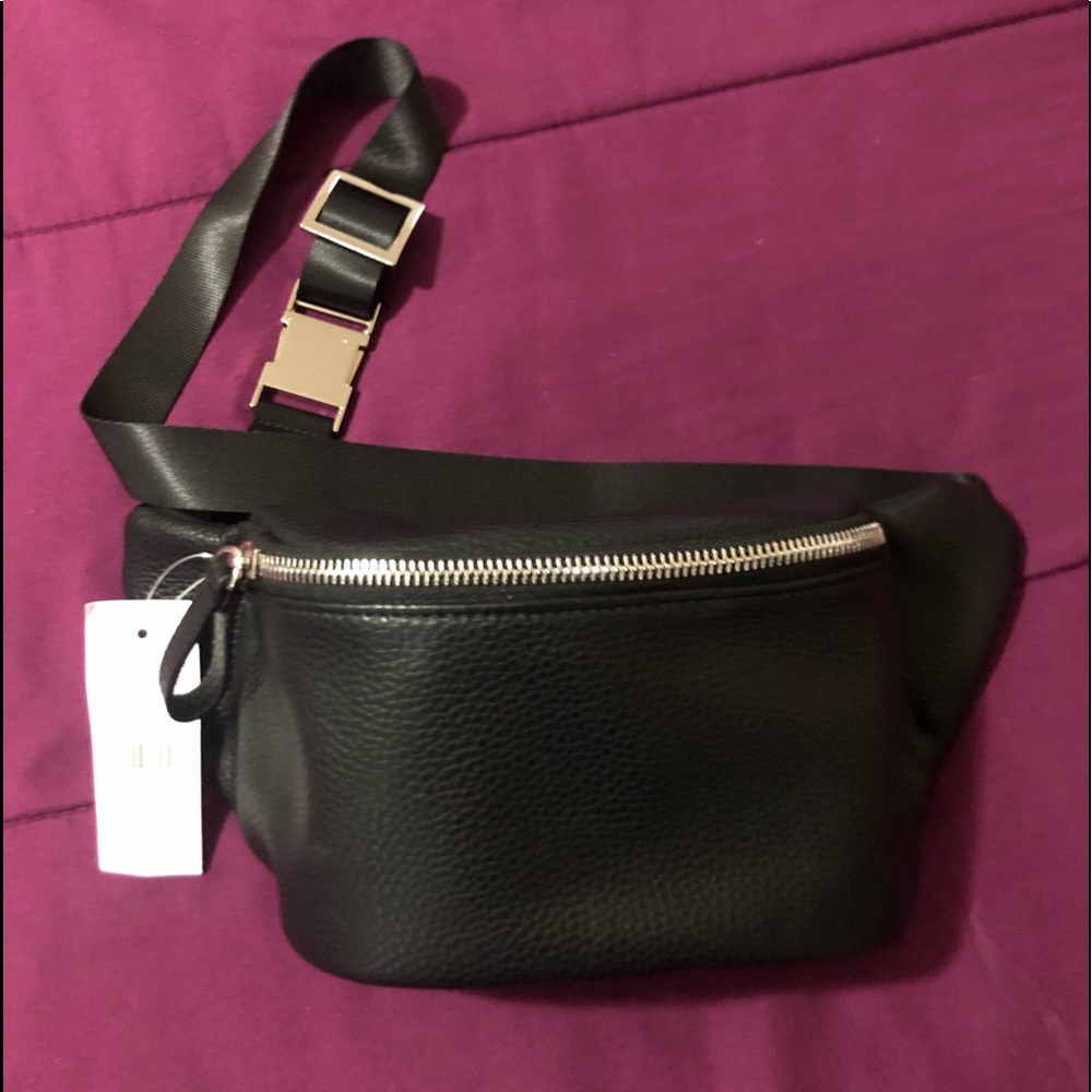 Black Fanny pack